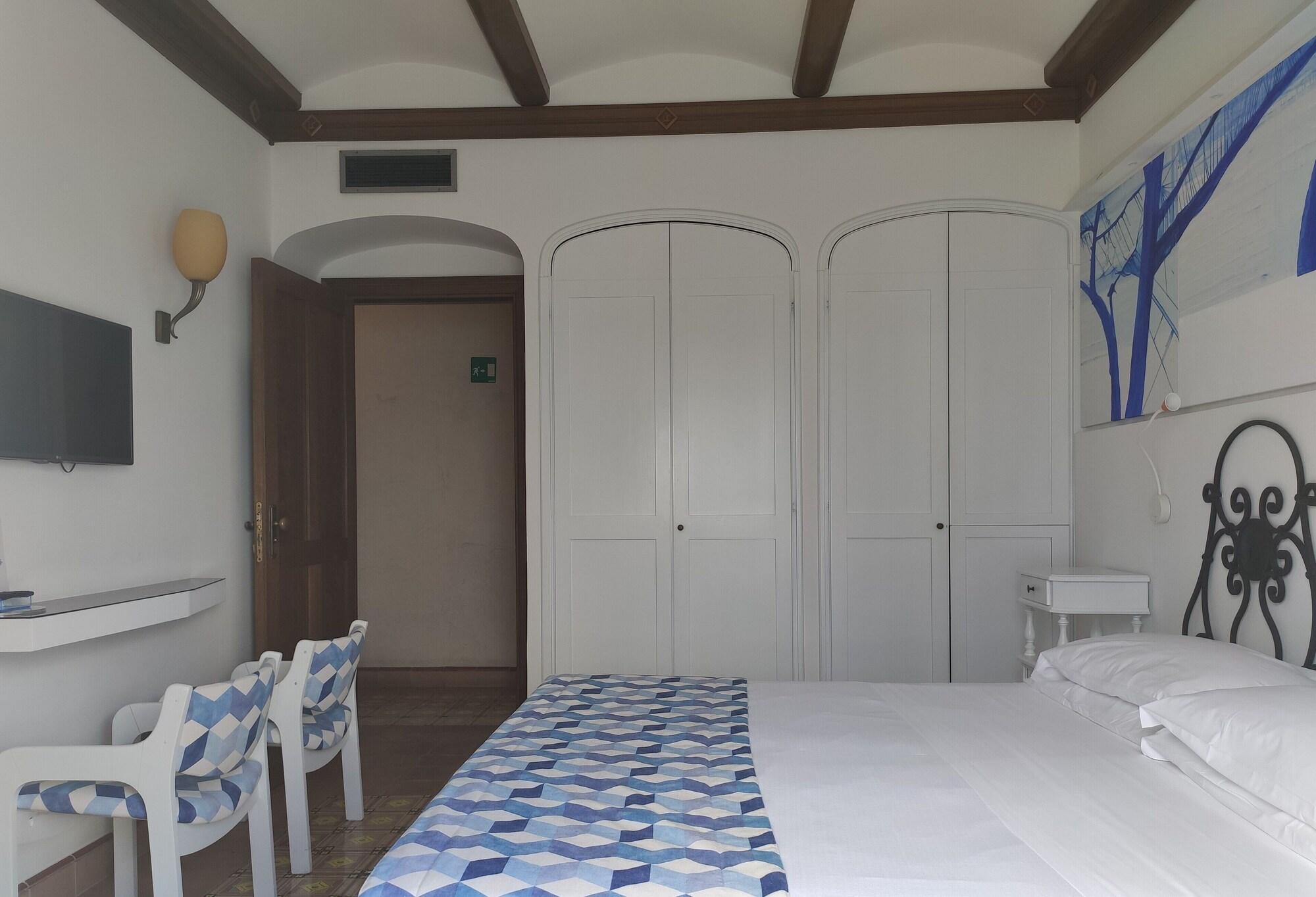 Taverna Del Capitano Marina del Cantone Ngoại thất bức ảnh